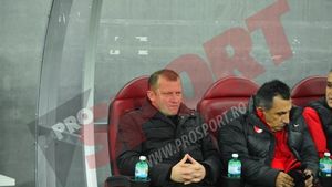 Jucătorii, încântați de Dorinel: "Am primit un feedback bun!"** Luni se va stabili strategia pentru retur