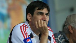 Pițurcă: "Rădoi e în scădere de formă" CUM COMENTEZI?