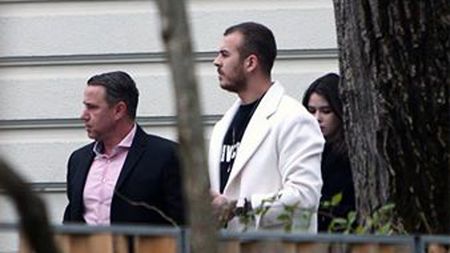 Reghecampf îi ia apărarea lui Alibec în ceea ce privește kilogramele în plus și crede că jucătorul poate ajunge și mai departe în carieră: "Eu i-am spus că trebuie să privească Steaua ca o rampă de lansare"