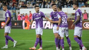 Cum și-a rupt degetul, într-un mod incredibil, unul dintre cei mai importanți fotbaliști de la Rapid! Jucătorul venit de la FCSB i-a șocat pe colegi când le-a zis! | EXCLUSIV