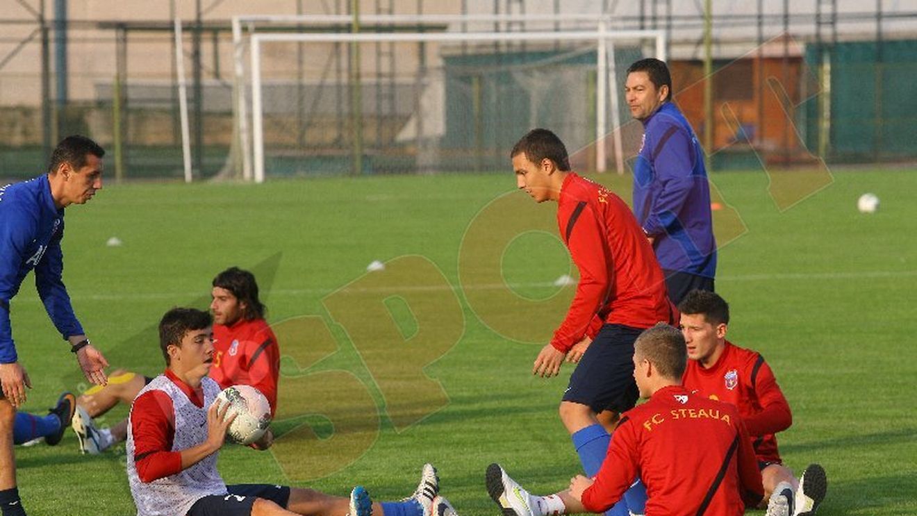 FOTO** Ei sunt cei doi juniori de 17 ani luați de Ilie Stan la prima echipă a Stelei! Cine e "noul Bănel" al roș-albaștrilor