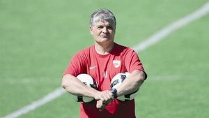 "Aștept un sezon bun pentru Dinamo!** Ando trebuie ajutat"