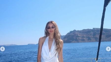 Imagini incendiare cu Sarah, fiica Anamariei Prodan, în costum de baie! Apariție spectaculoasă în vacanță
