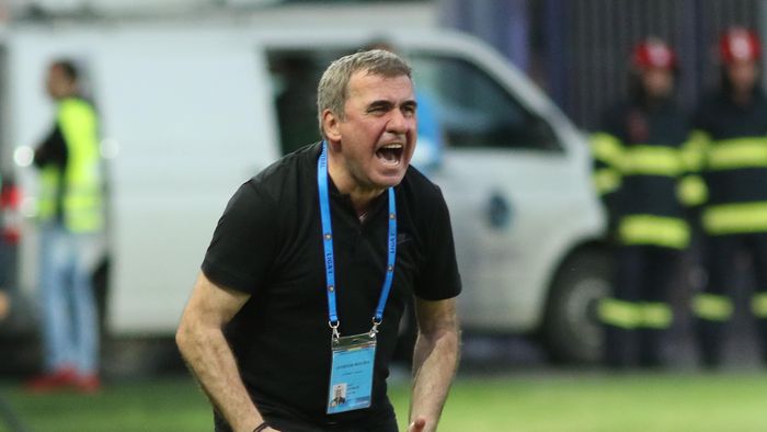 Discursul dur al lui Gică Hagi, după ce a reușit o performanță istorică. Antrenorul a spus ce avea pe suflet: "Mănâncă, sunt spălați, educați bine și ce facem? Sunt supărat pe antrenorii mei"