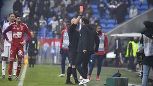 Gazzetta dello Sport scrie despre „antrenorul de la telefon”, înainte de FCSB – Lyon