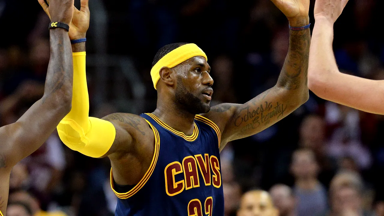 VIDEO | This is LeBron: Superstarul lui Cleveland a adus victoria lui Cavaliers în fața lui Bulls, cu 36 de puncte. Kobe Bryant a reușit un slam-dunk incredibil, dar Lakers a pierdut din nou