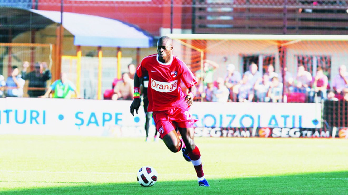 Dinamo a scăpat de N'Doye!** Vezi cu ce clauze l-a "blindat" Astra pe senegalez!