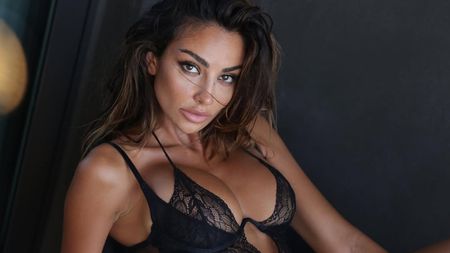 Mădălina Ghenea, imagini hot. Cât de frumoasă e românca