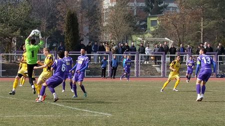 Poli face implozie!** Neplătiți, fotbaliștii au început deja să plece de la Timișoara! 5 jucători și-au depus memoriile