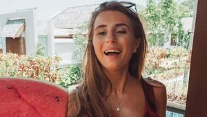 Bomba sexy care l-a susținut pe Jarrod Bowen la meciul cu FCSB! Este unul dintre cei mai mari influenceri de pe Instagram | GALERIE FOTO