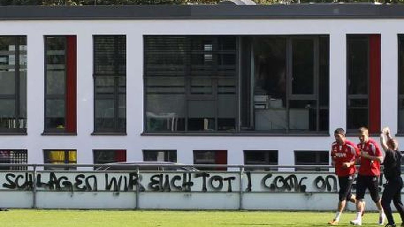 Fanii lui Koln au 'turbat': "Dacă retrogradați, vă omorâm!"** VEZI reacția lui Podolski