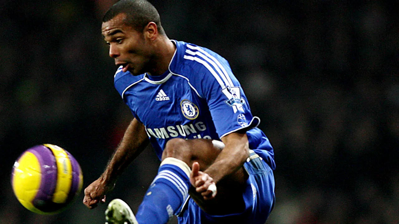 Ashley Cole va juca accidentat la Moscova?