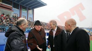 "Locul Craiovei nu este la Severin!** Mititelu greșește dacă mută echipa acolo!" TU CE PĂ‚RERE AI?