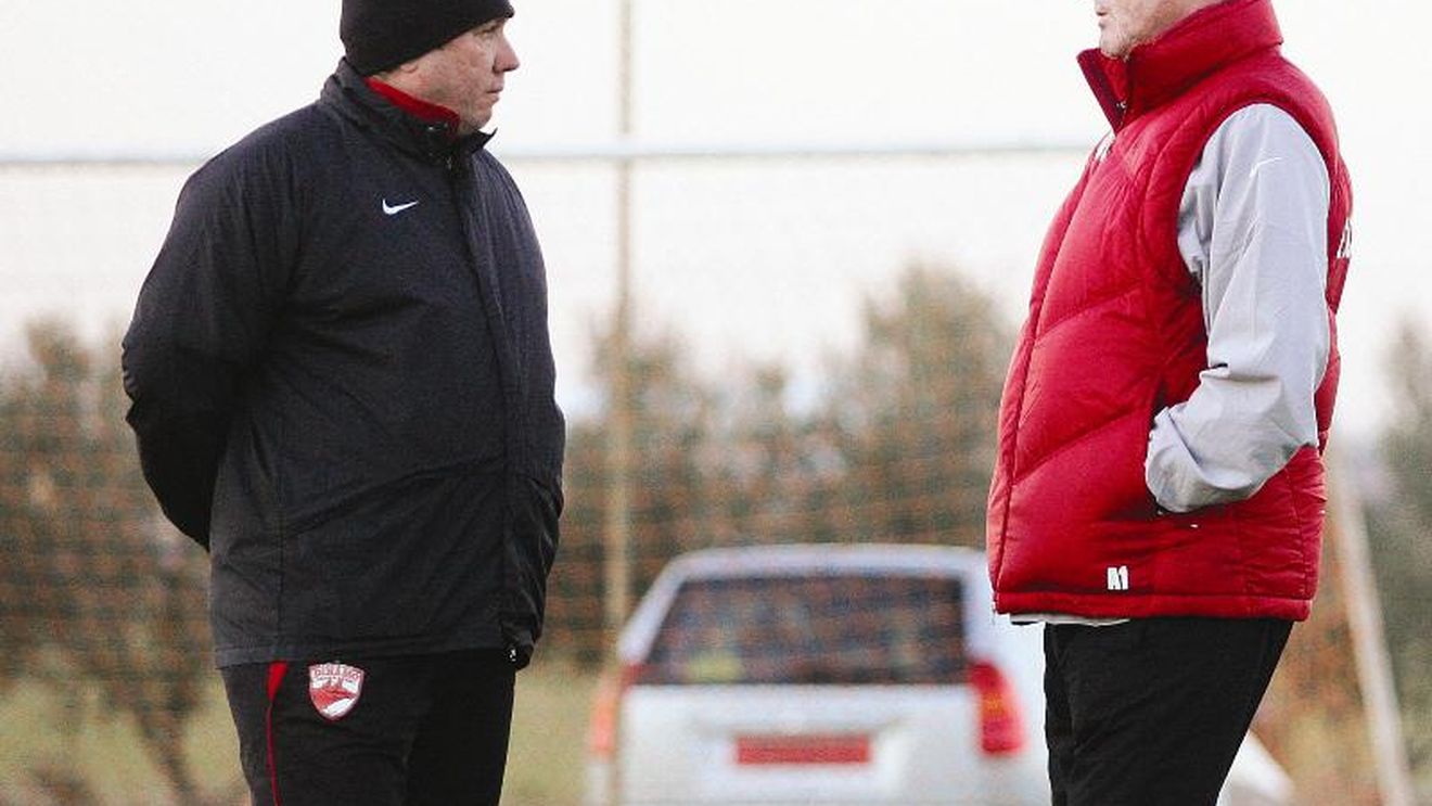 Supărați pe Andone**