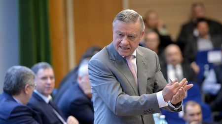 Obiectivele lui Mircea Sandu după plecarea de la FRF: "Contractul meu s-a încheiat. Avem în obiectiv organizarea CE 2020, o să mă dedic acestei cauze"