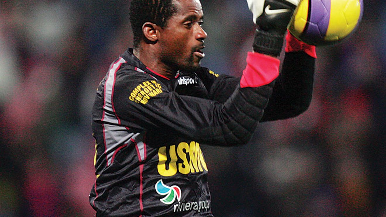 Dossey a ieșit din comă!