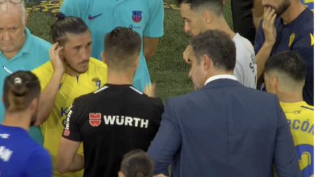 Scene de coșmar în Cadiz - Barcelona! Un spectator a suferit un infarct în timpul meciului, iar partida a fost întreruptă!