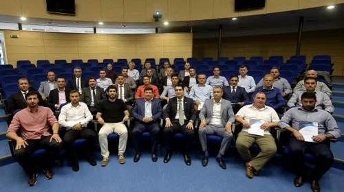 INEDIT | Antrenorii cu licență UEFA PRO, motivați cu discursuri ale lui Arsenie Boca și Al Pacino. Cine sunt tehnicienii care au absolvit Școala Federală de Antrenori