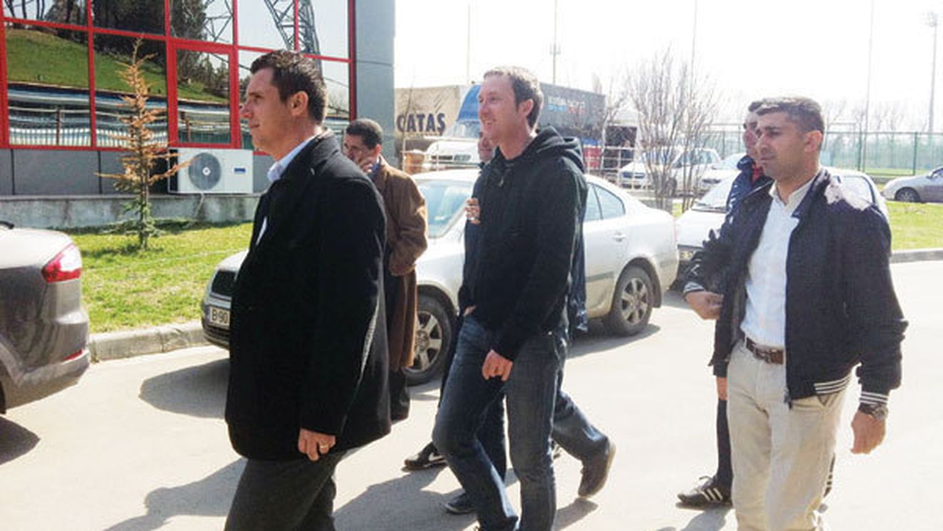 Steliștii îl contrazic pe Dragomir:** "În niciun caz jucătorii nu se vor întoarce la Craiova! Ar fi un precedent periculos"