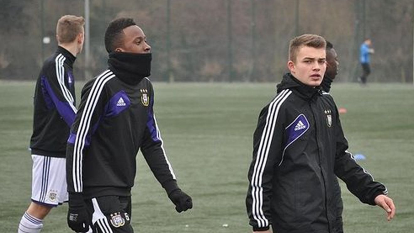 De la FC Brașov la RSC Anderlecht. Dragoș Cojocaru a semnat un contract cu formația belgiană