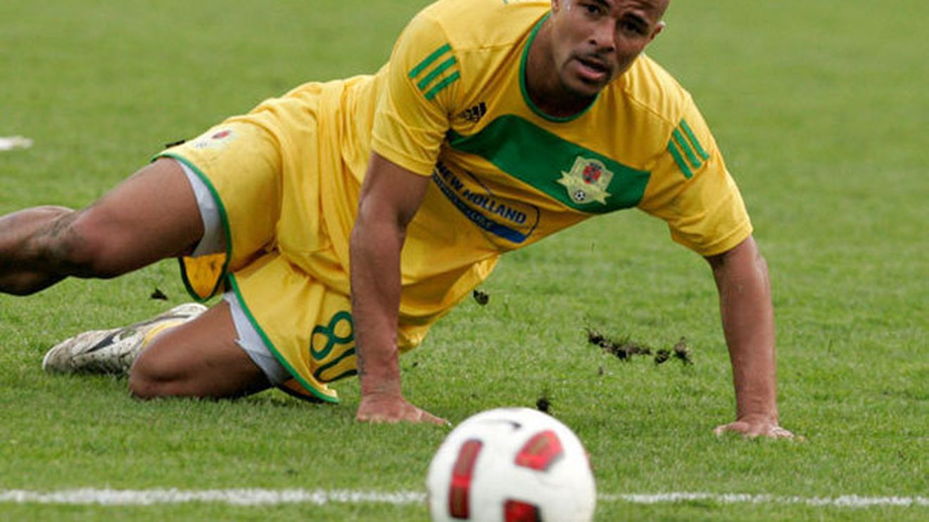 Porumboiu: "Impresarii lui Wesley au vrut să-l jumulească pe nea Gigi"