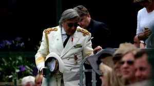 Dezvăluiri senzaționale ale lui Victor Hănescu: „Am auzit că vine Ilie Năstase cu o valiză cu bani! Băi, nene..."