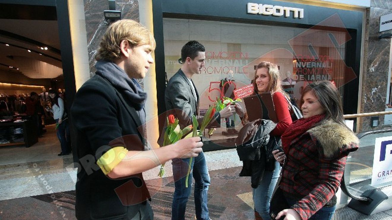 GALERIE FOTO Steliștii au împărțit flori fetelor!** "Bicfalvi e cel mai șmecher" Martinovic, despre meciul de la Cluj și plecarea lui Ilie Stan