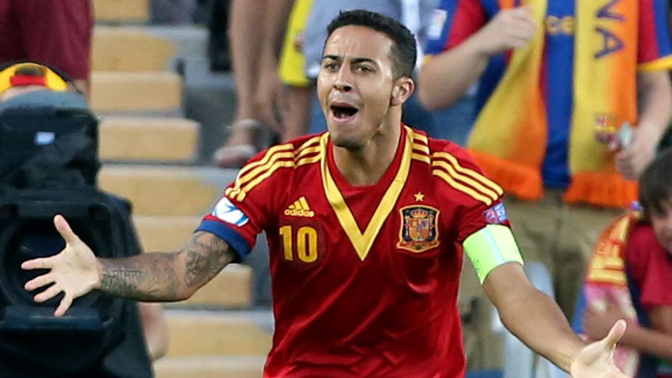 Moment înspăimântător în amicalul Spania - Anglia. Meciul a fost întrerupt după ce Thiago Alcantara s-a prăbușit pe teren 