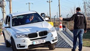 FOTO - Distacție inedită la Steaua: emoții, adrenalină și super mașini