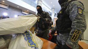 O grupare de români, responsabilă pentru dispariția a 12 milioane de dolari. În dosar apar nume din fotbal. "Avea calități excepționale, dar și niște probleme de caracter"