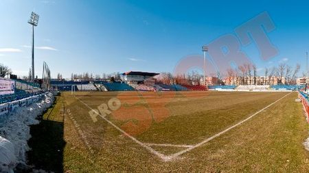 FOTO Eveniment Galațiul primește lumină de la trei stâlpi :)