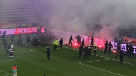 Șefii clubului UTA au găsit vinovații pentru sancțiunea primită de la FRF, după bătaia cu dinamoviștii de pe Arcul de Triumf! Aruncă totul pe cei de la CSA Steaua. „Au fost chemați la luptă”. În spatele acțiunii ar sta galeria arădeană care a vrut să se răzbune pe conducere! 