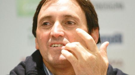 Uite cum se refuză Steaua!** E oficial, Toni Conceicao rămâne încă un an al Brașov