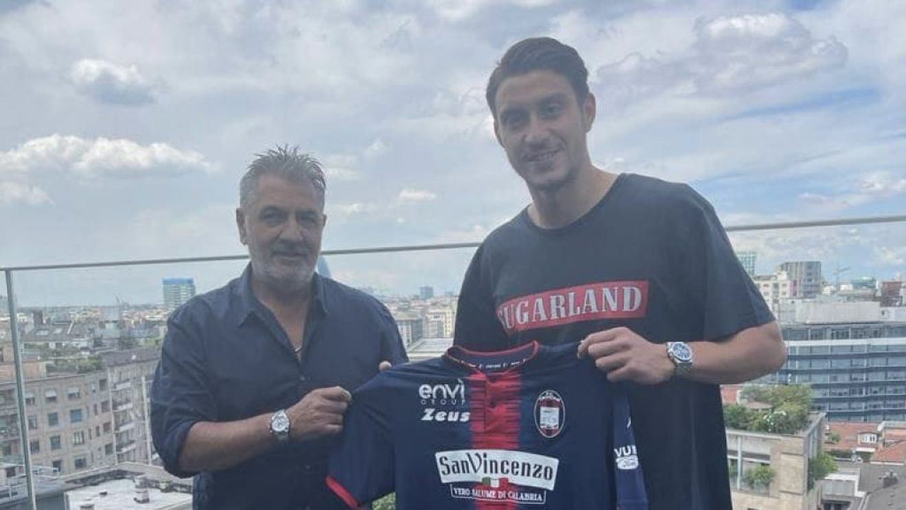 ProSport, confirmat! Ionuț Nedelcearu a plecat de la AEK Atena și va juca la Crotone | FOTO