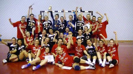 Cazul "MIGRAȚIA". Revolta părinților, după înfometarea și amenințarea junioarelor de la Școala 181. "Copiii au fost trei zile la Târgoviște, de dimineața până seara, și nu le dai nicio masă?" 