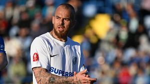 Omul „Regelui” s-a întors! Denis Alibec, prezentat oficial de echipa lui Gică Hagi