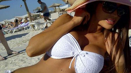 Bianca, mult mai apreciată pe Facebook decât "Prințul" Cristea! Imaginea care i-a adus 15.000 de like-uri roșcatei