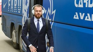 Denis Alibec, apariție de gală la Farul - FCSB! Toți fanii s-au uitat la el cum este îmbrăcat | FOTO & VIDEO