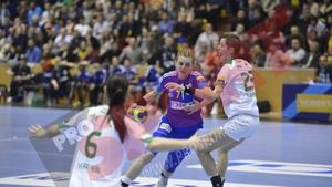 Handbalistele de la Oltchim, decise să profite la maximum de șansele de calificare rămase