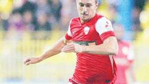 Alexe, tratat cu fotbal!** Mijlocașul va fi titular cu Gaz Metan, în ciuda problemelor din ultimul timp