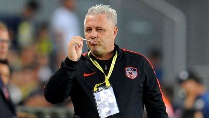 Marius Șumudică îi răspunde lui Victor Pițurcă, după derapajul de la TV: „Sunt un antrenor deosebit dacă am ajuns să pregătesc echipe de acasă!”