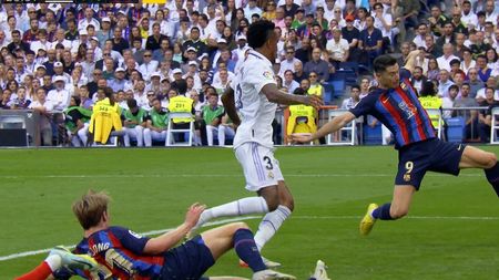 Robert Lewandowski, ratare uriașă în primul „El Clasico” din cariera polonezului | VIDEO