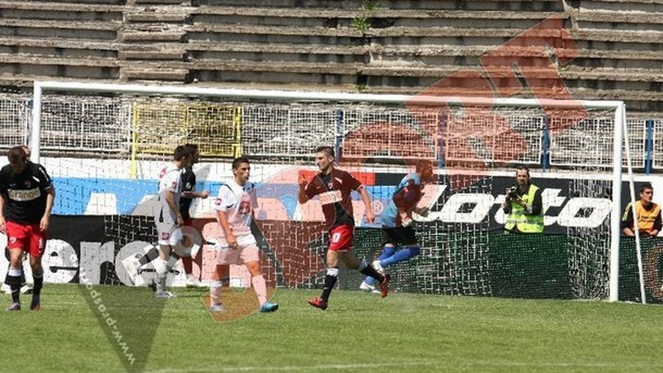 Pitbuli între cățeluși! Alba Iulia - Dinamo 1-2