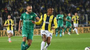 Chinezii au „născocit” un contract de nerefuzat și George Pușcaș a semnat!