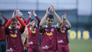 CFR schimbă aproape toată apărarea!** Doar Cadu rămâne pe loc!