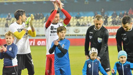 S-a dat startul curățeniei de iarnă în Liga 1. Supărat, antrenorul și-a îndreptat furia spre jucători: "Unii au crezut că vin aici pentru un trai mai liniștit. Uite că nu e așa!"