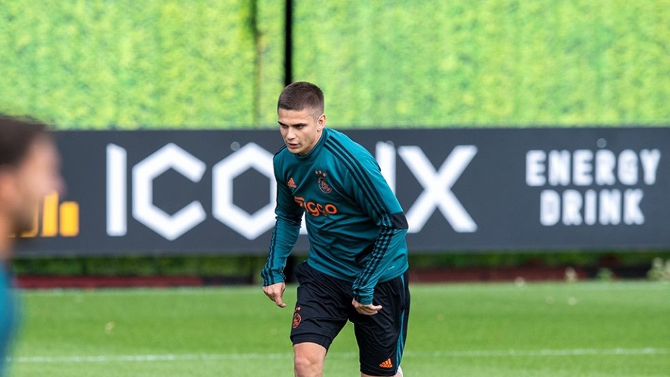 FOTO | Răzvan Marin, primul antrenament cu Ajax Amsterdam! Veteranii Schone și Huntelaar l-au "testat" pe mijlocașul român :) 