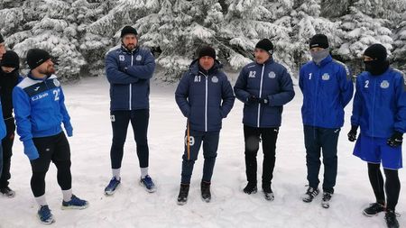 Florentin Petre, arbitru în amicalul în care echipa pe care o antrenează a fost pusă la respect de Corona Brașov. Fostul dinamovist a anulat și un gol pentru adversari