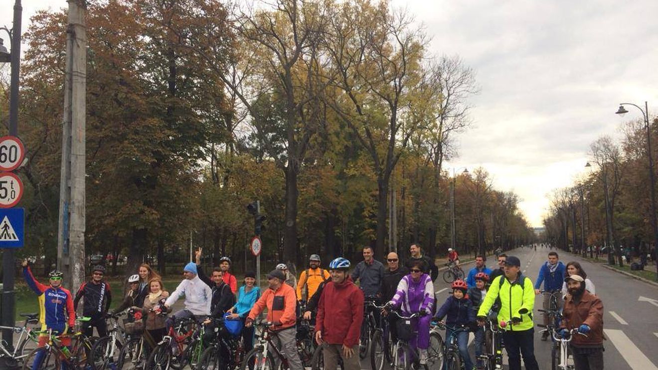 Campania "BICICLEȘTI"! Bucureștenii au ieșit sâmbătă pe Kiseleff și Calea Victoriei. Cum și-au petrecut ziua de mișcare