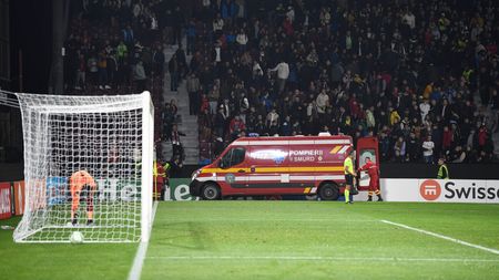 Momente de panică la CFR Cluj - Slavia Praga! Un suporter a suferit un stop cardio-respirator și a fost salvat de spectatori și de medici